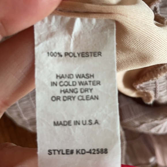 KLD Cold shoulder long sleeve blousy top. Smocked waist, Blush color size SM - Picture 9 of 10